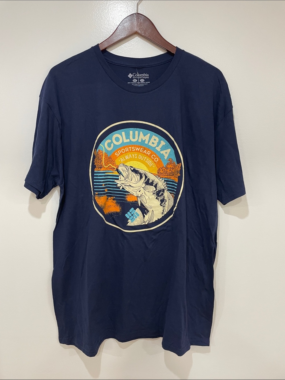 Men’s Columbia graphic tshirt fishing new with tags XXL